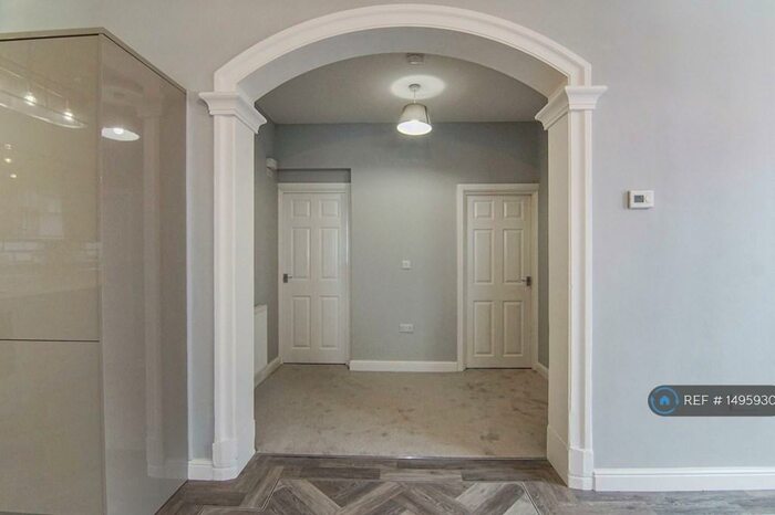 2 Bedroom Flat To Rent In High Street, Coleshill, B46