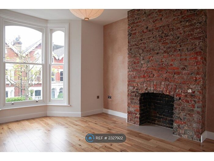 2 Bedroom Flat To Rent In Cornwall Road, London, N4
