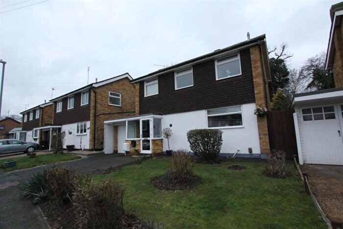 3 Bedroom Detached House For Sale In Alicia Avenue, Wickford, SS11