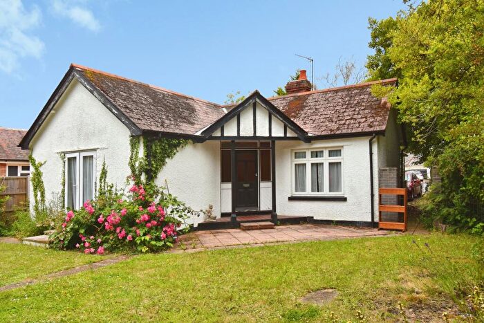 2 Bedroom Detached Bungalow For Sale In Hunts Pond Road, Park Gate, Southampton, Hampshire, SO31