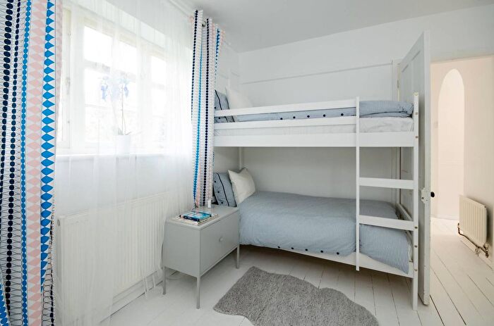 3 Bedroom Bungalow To Rent In Friars Gate, Onslow Village, Guildford, GU2