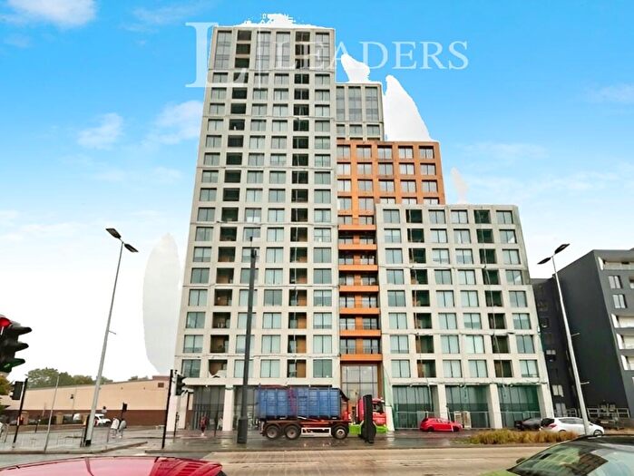 2 Bedroom Apartment To Rent In The Gateway, Trafford Road, M5