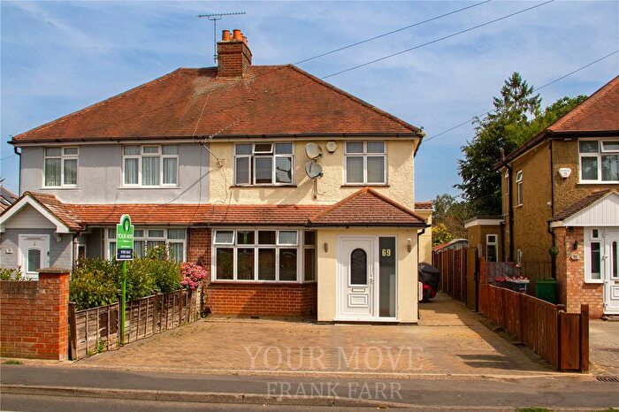 3 Bedroom Semi-detached House For Sale In Downs Road, Slough, Berkshire, SL3