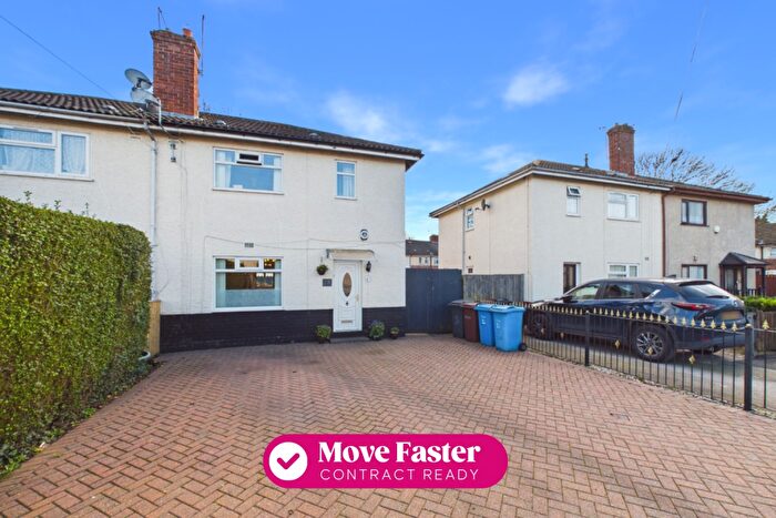 4 Bedroom Semi Detached House For Sale In Elloughton Grove, Hull, HU6