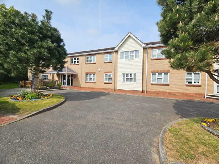 2 Bedroom Flat For Sale In Oak Lodge, Southend Road, Hockley, Essex, SS5