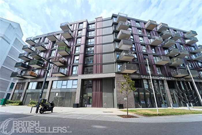 2 Bedroom Flat For Sale In Powerhouse Lane, Hayes, UB3