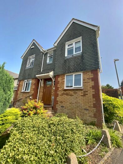 4 Bedroom Property To Rent In Clos Castell Newydd, Broadlands, CF31