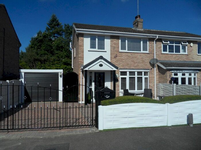 3 Bedroom Semi-Detached House To Rent In Waterloo Close, Hilcote, DE55