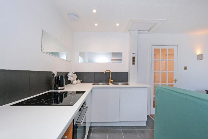 2 Bedroom Flat To Rent In King Street, Aberdeen, AB24