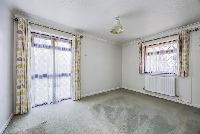 3 Bedroom Detached Bungalow For Sale In Woodlands Avenue, Emsworth, PO10