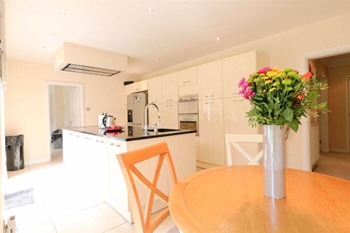 6 Bedroom Detached House To Rent In Hazlemere Drive, Four Oaks Estate, B74