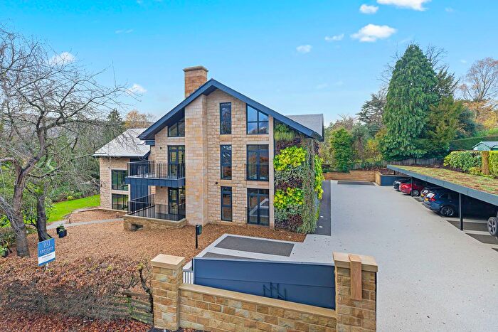 2 Bedroom Flat For Sale In Robin Hill, Ilkley, LS29