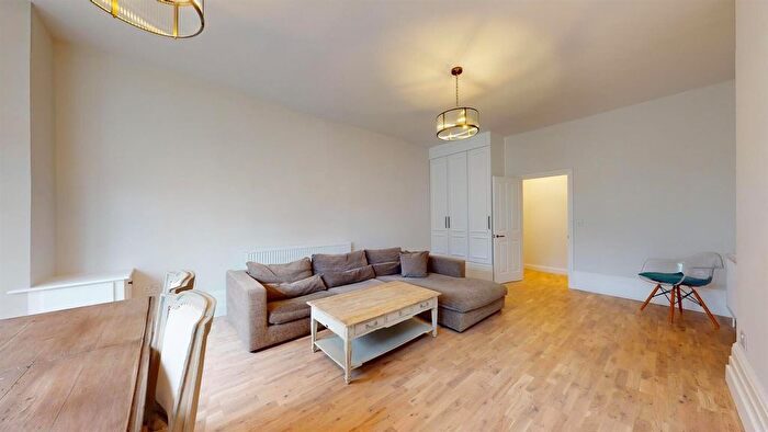 1 Bedroom Flat To Rent In Sinclair Road, London, W14