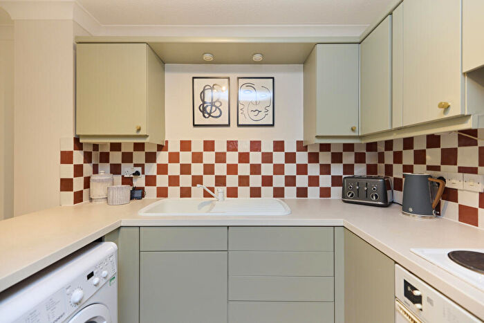 1 Bedroom Flat To Rent In Conant Mews, E1