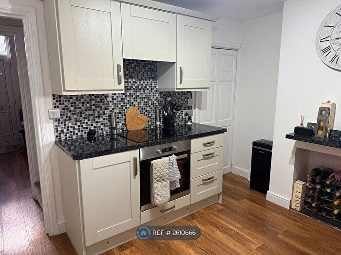 2 Bedroom End Of Terrace House To Rent In Castle Street, Greenhithe, DA9
