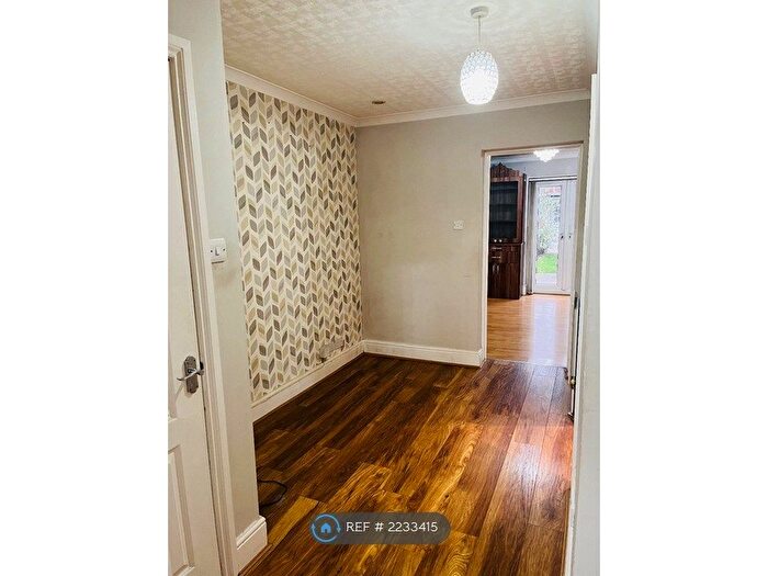 3 Bedroom Semi-Detached House To Rent In Chiltern Road, Burnham, Slough, SL1