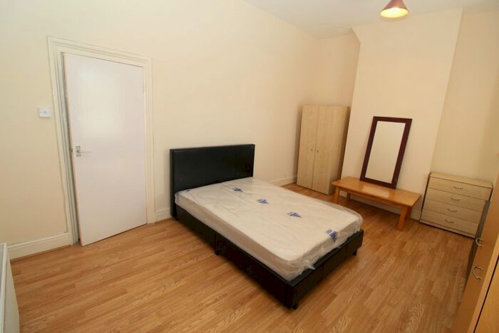 2 Bedroom Flat To Rent In Crwys Road, Cathays, Cardiff, CF24