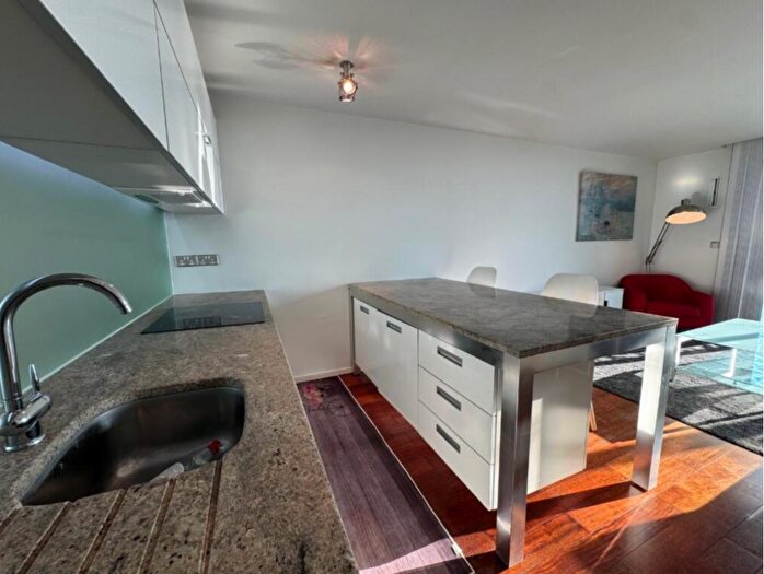 1 Bedroom Apartment To Rent In Beetham Tower, Holloway Circus Queensway, Birmingham, B1