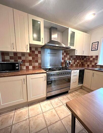 4 Bedroom Town House For Sale In Himley Road, Tooting, Tooting Broadway, London, SW17