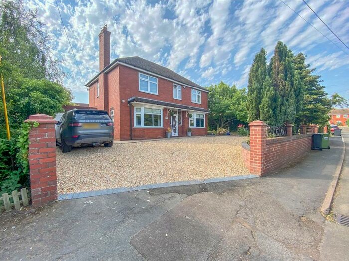 Houses for sale & to rent in DN21 4SB, Old Chapel Court, Waddingham And