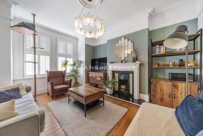 3 Bedroom Flat To Rent In Tremaine Road, London, SE20
