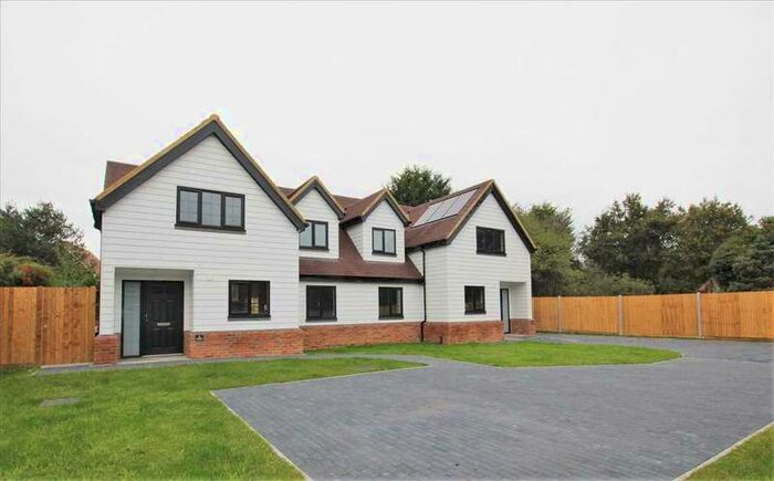 3 Bedroom Semi-Detached House To Rent In Elm Cottages, Southwater, Horsham, RH13