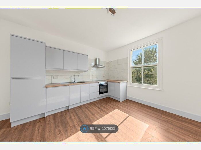 2 Bedroom Flat To Rent In Aldermans Drive, Peterborough, PE3