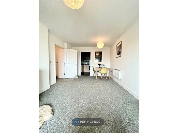 2 Bedroom Flat To Rent In Gisors Road, Southsea, PO4