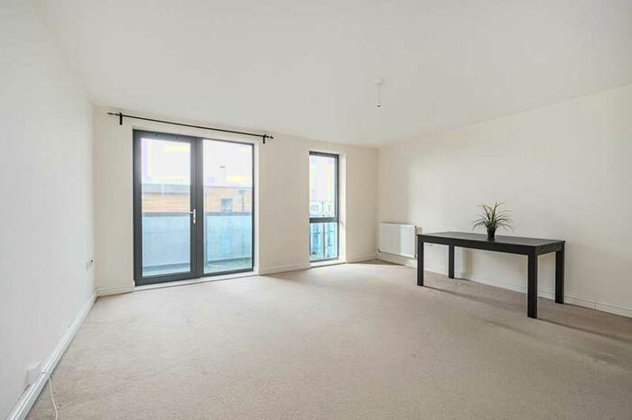 3 Bedroom Flat To Rent In Charcot Road, Colindale, NW9