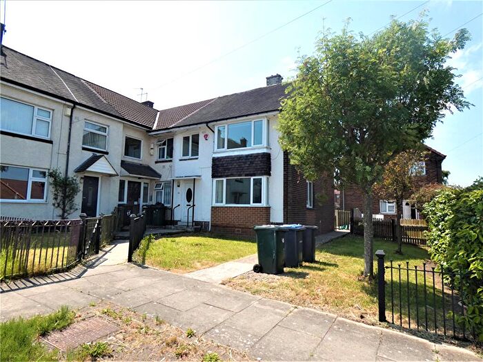 3 Bedroom Semi Detached House To Rent In Denbury Mount, Bradford, West Yorkshire, BD4