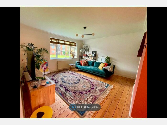 2 Bedroom Flat To Rent In West Didsbury, Manchester, M20