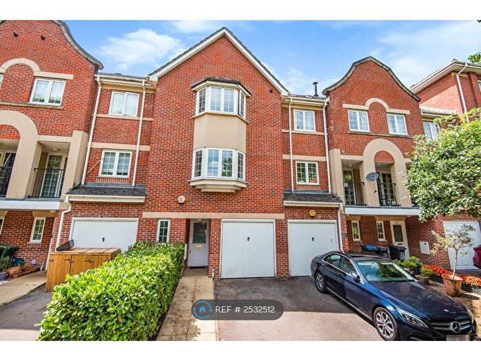 4 Bedroom Terraced House To Rent In Bewley Street, London, SW19