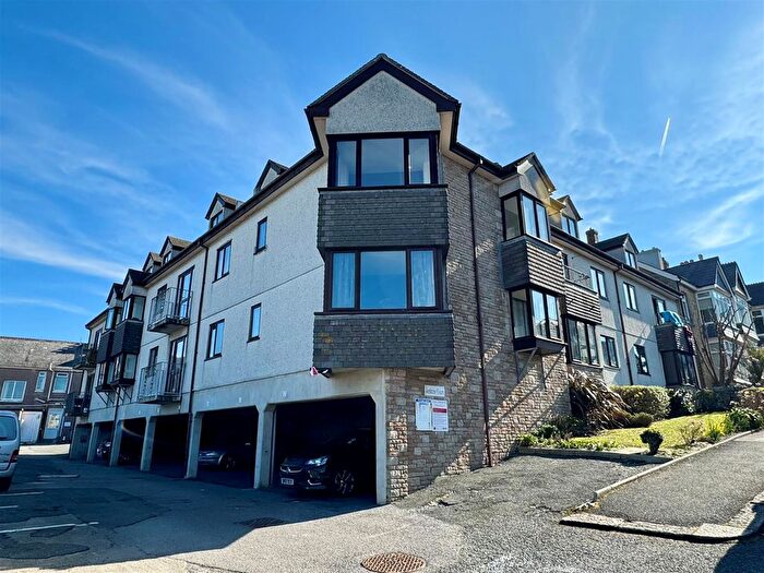 2 Bedroom Flat To Rent In Jenkins Court, Newquay, TR7