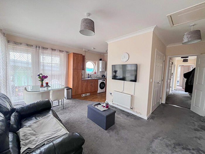 2 Bedroom Apartment For Sale In Station Square, St Neots, PE19