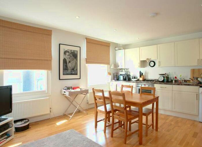 2 Bedroom Flat To Rent In Ondine Road, Peckham Rye, London, SE15