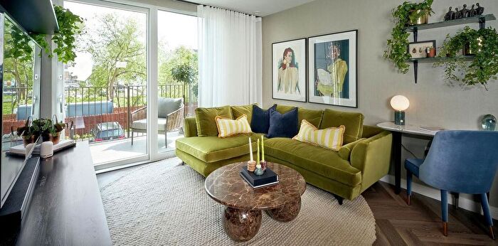 2 Bedroom Flat To Rent In Henshaw Parade, London, NW9