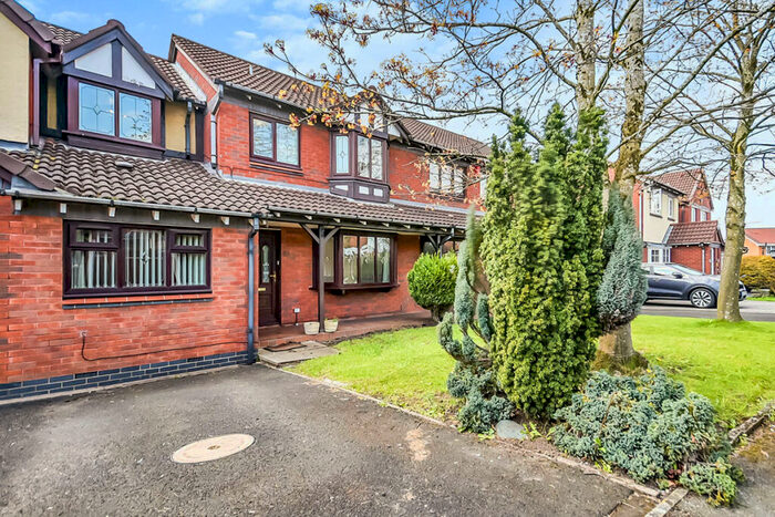 5 Bedroom Detached House To Rent In Southfield Close, Dukinfield, Greater Manchester, SK16