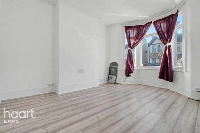 3 Bedroom Terraced House To Rent In Kingston Road, Ilford, IG1