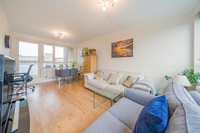 2 Bedroom Flat For Sale In Dagnall Street, Battersea, SW11
