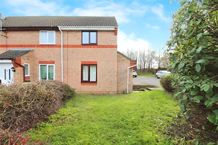 2 Bedroom End Of Terrace House To Rent In Poppyfields, Bedford, MK41