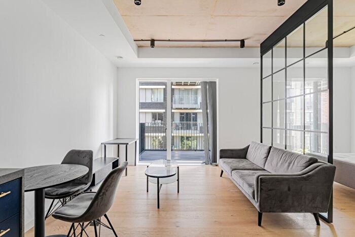 Flat For Sale In Goodluck Hope Walk, Poplar, E14