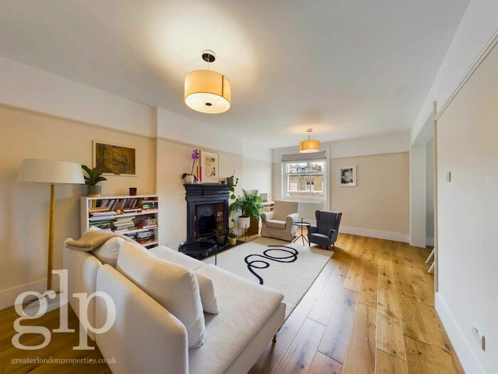 2 Bedroom Flat To Rent In Bedford Place, Bloomsbury, WC1B