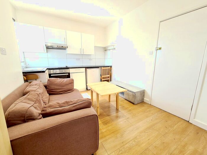 1 Bedroom Flat To Rent In Green Lanes, Palmers Green, N13