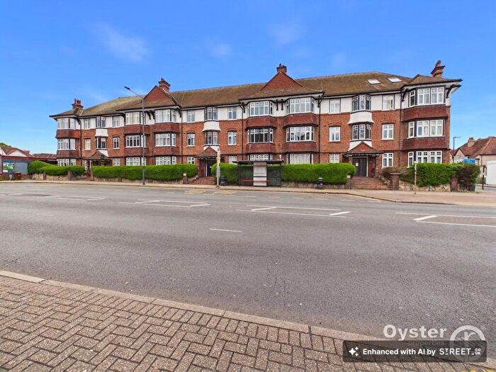 3 Bedroom Flat For Sale In Kenton Road, Harrow, HA3