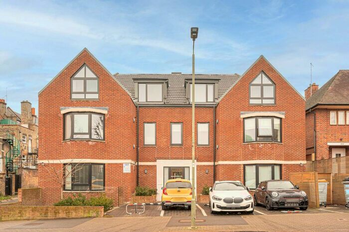 1 Bedroom Flat To Rent In Hodford Road, Golders Green, London, NW11