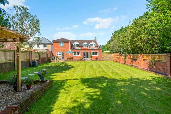 5 Bedroom Detached House To Rent In Elcot Lane, Marlborough, SN8