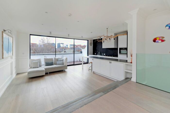 3 Bedroom Flat To Rent In Girdlers Road, London, W14