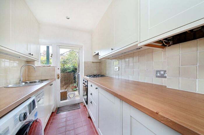 2 Bedroom Flat To Rent In Cowley Road, Mortlake, SW14
