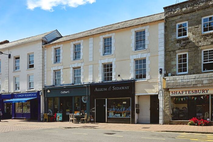 2 Bedroom Flat For Sale In High Street, Shaftesbury, SP7