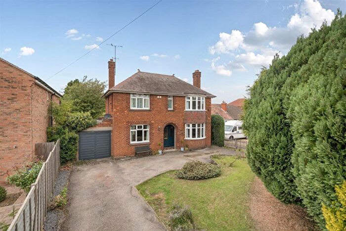3 Bedroom Detached House For Sale In Stratford Road, Roade, NN7